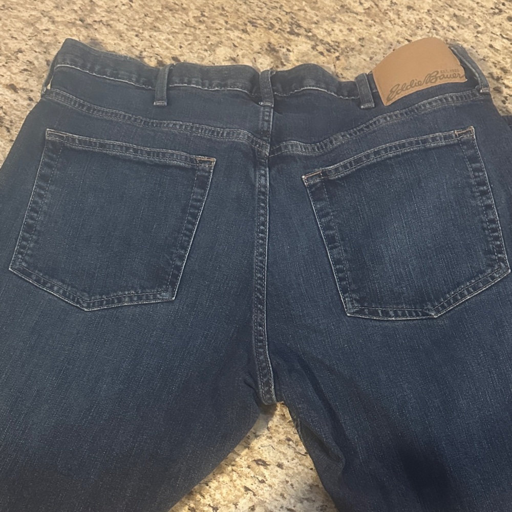 Eddie Bauer Men's Dark Blue Relaxed Jeans